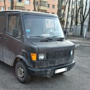 Mercedes-Benz 208 D ,  грузовой микроавтобус (не спарка),  кузов 4, 8 м3