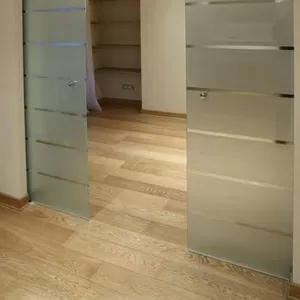 Раздвижные перегородки,  раздвижные двери из стекла