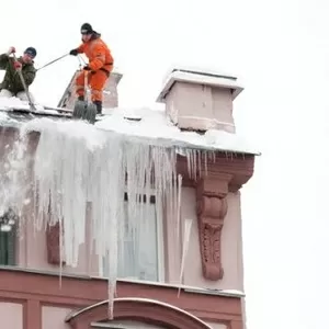 Очистка кровли от снега и наледи