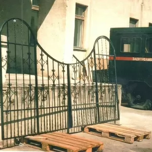 Металлические заборы,  ограждения