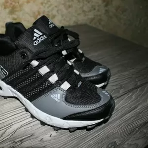 Кроссовки Adidas. Новые. Доставка