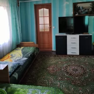 Сдам  2-е  квартиры на ЧАСЫ- СУТКИ в Центре г.Барановичи (29)7954625