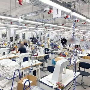 Польская фирма обеспечит работой рабочих в швейном цеху,  швея