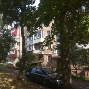  2/5 кирп. дома,  2 шка ,  р/н роддома